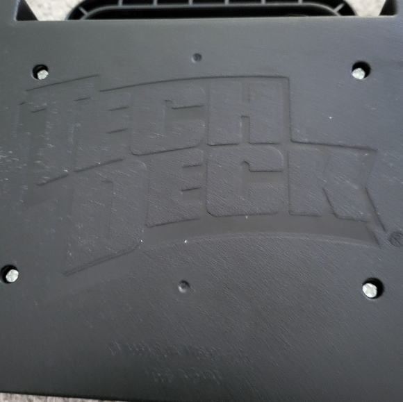 Tech Deck Oval Shaped Carrying Case with 15 fingerboard mini Skateboards - Picture 10 of 14